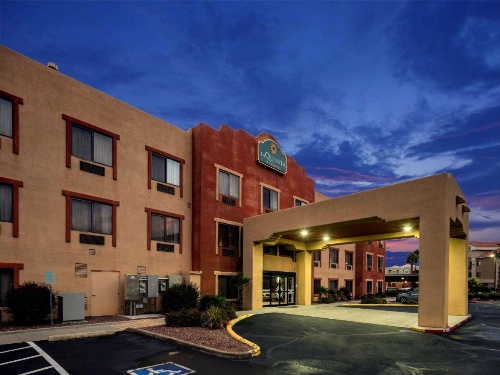 La Quinta Inn & Suites by Wyndham Nw Tucson/Marana image 47
